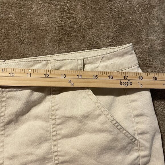 D. Jeans Shorts Womens 14 Plus Khaki Beige Mid Rise Casual Canvas Pockets - Picture 4 of 5